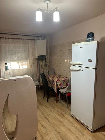 Apartament cu 2 camere decomandat în Exterior Vest
