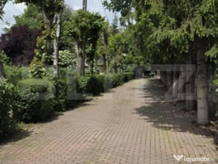 Proprietate Exclusivista: 2 Case, Piscina ?i Teren de Ten - 5