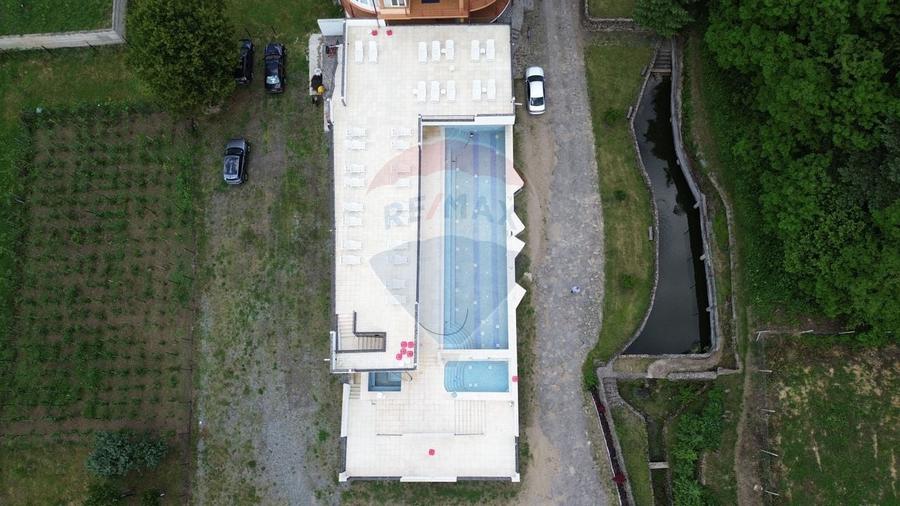 DE VANZARE Pensiune cu piscina, pastravarie, zona spa locatie de vis - 8