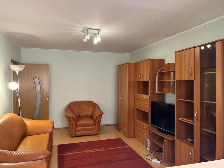 Direct proprietar. Fara agentii - 3 cam, decomandat, et 1 din 4, Centrul Civic - mobilat si utilat - 5