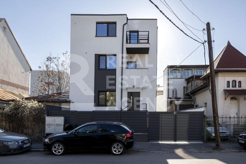 Chirie, casă, 8 camere, zona 1 Mai, București - 1