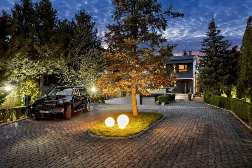 Vilă spectaculoasă pe malul lacului Snagov / 3000 mp teren / Barcă inclusă - 2