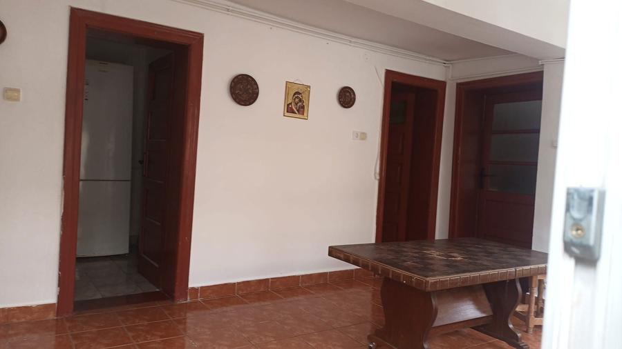Inchiriez casa in centrul Beiusului - 6