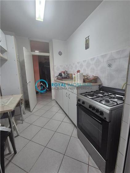 Royal Imobiliare - Vanzare apartament 2 camere zona 9 Mai - 9