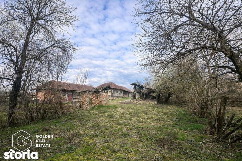 Casa cu teren generos 1.944 mp, Magulicea, Varfurile - 3