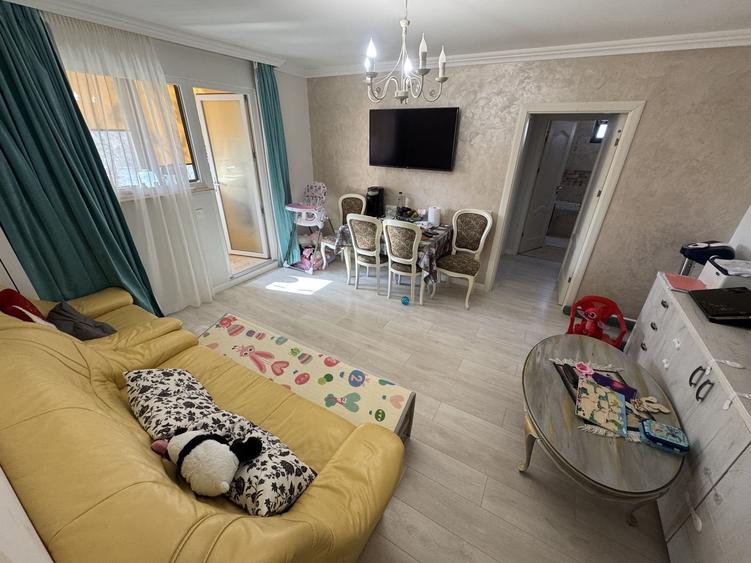Apartament cu 2 camere semidecomandat, mobilat în Tomis Mall