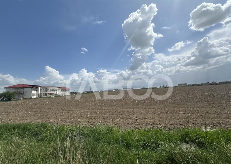 Teren intravilan 4350 mp cu utilitati in apropiere Fagaras - 2