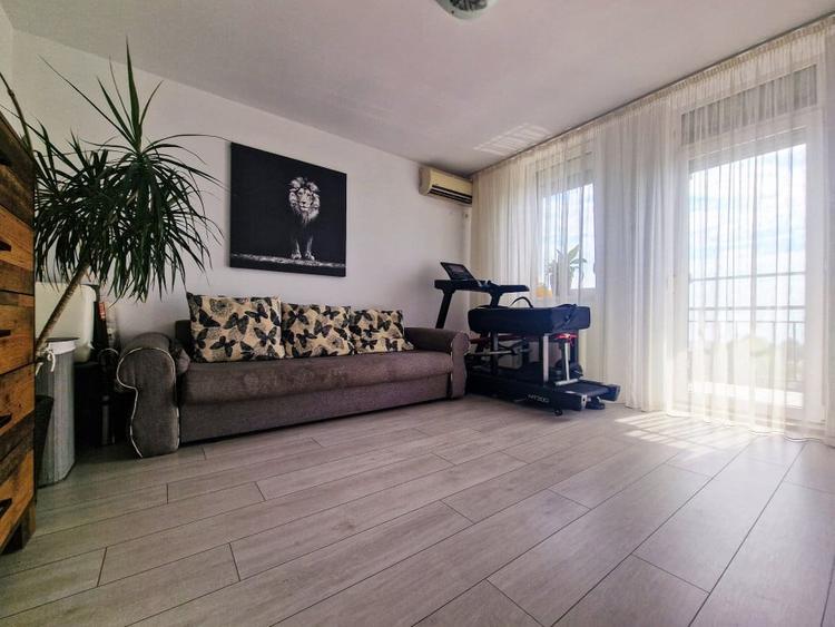 Ap de 4 cam de vanzare, Statiunea Mamaia, vedere la mare si lac, 150m de plaja. - 18