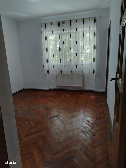 cv 76 G.Cosbuc, apartament 2 camere , etaj II - 2