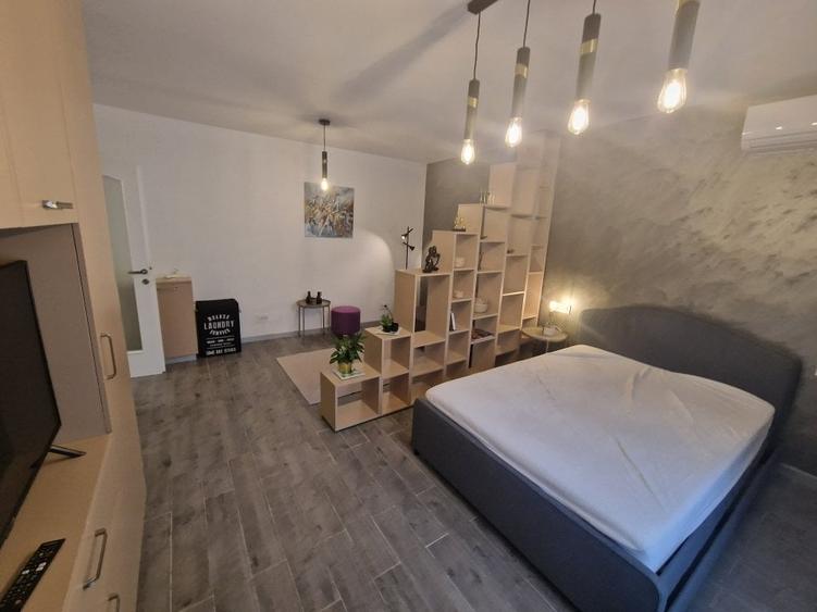 Garsonieră decomandată, mobilată în Vatra Luminoasă
