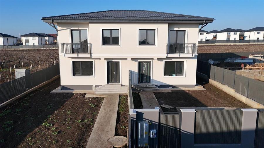 Duplex cu 4 camere cu Canalizare în Valea Lupului