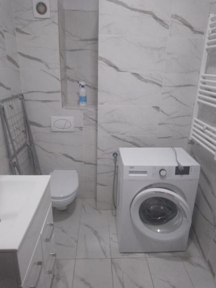 Apartament cu 2 camere decomandat în Roșu