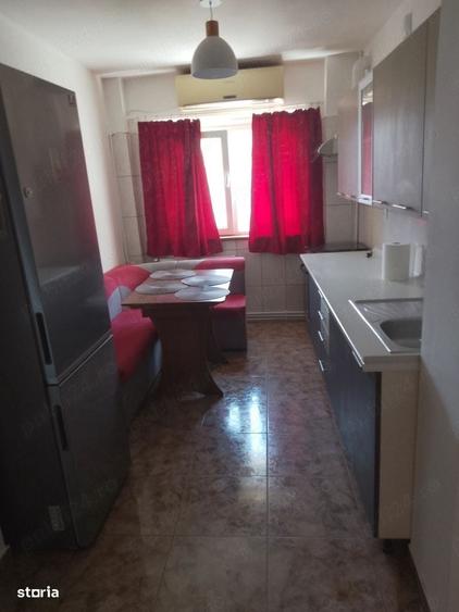 Apartament cu 4 camere în Tineretului