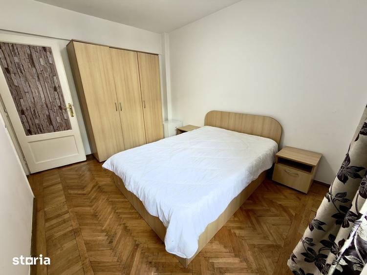 Apartament cu 3 camere în Romană