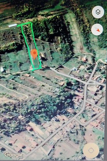 Teren de 4900 mp, în Leamna de Sus