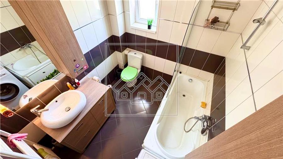 Apartament cu 2 camere decomandat în Turnișor