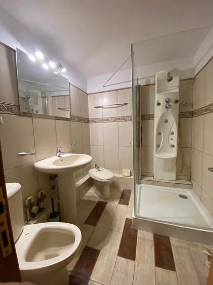 Apartament cu 3 camere decomandat în Lujerului