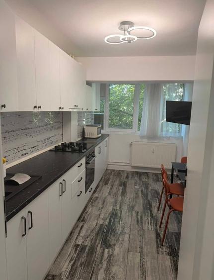 Apartament cu 3 camere decomandat în Gorjului