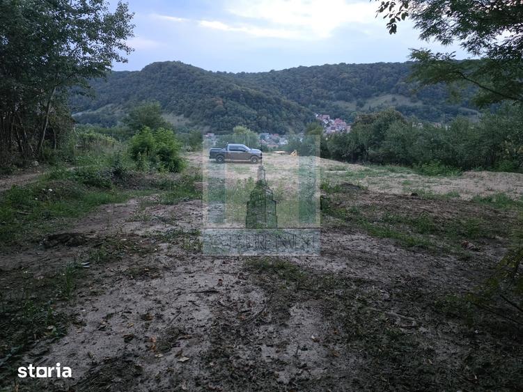 Teren de 1550 mp, în Central