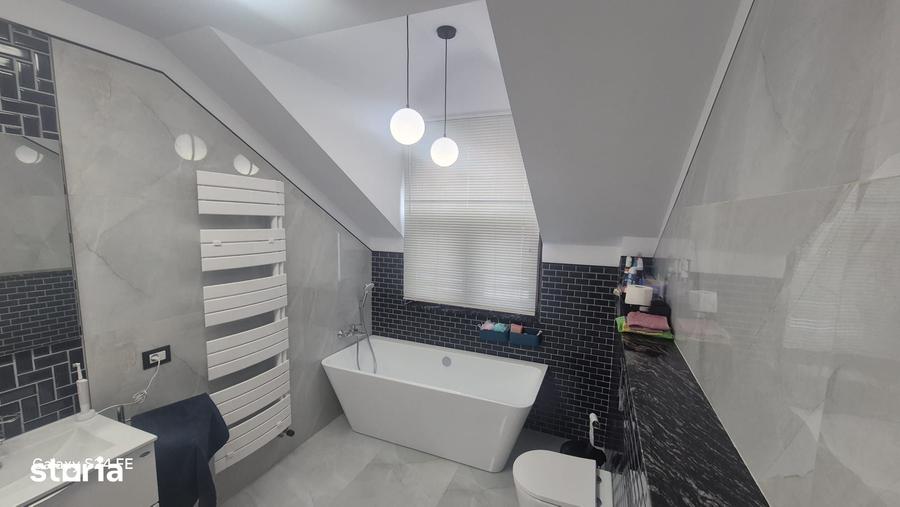 Casă cu 6 camere cu Teren 653 Mp în Alexandru cel Bun