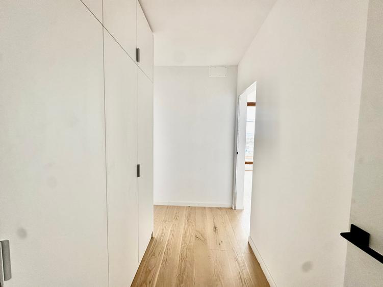 Penthouse cu 5 camere decomandat în Aviației