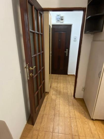 Inchiriez apartament 2 CAMERE,CONSTANTA, zona Scoala gimnazială nr. 8 - 2