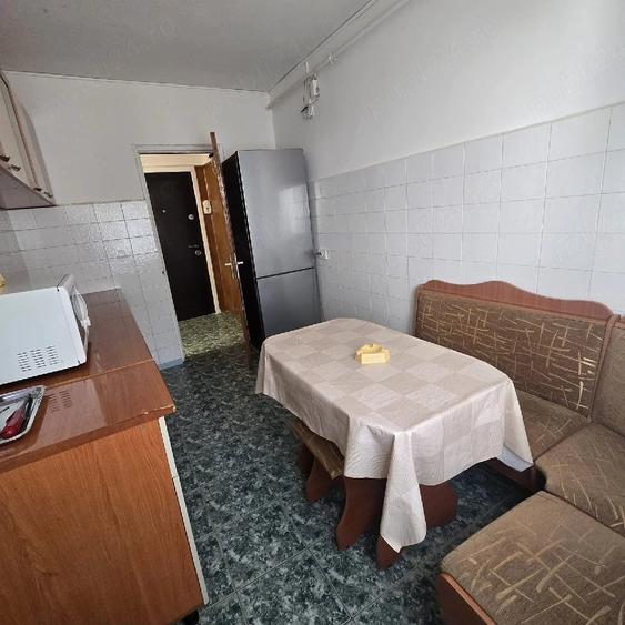 Apartament cu 2 camere decomandat în Capitol