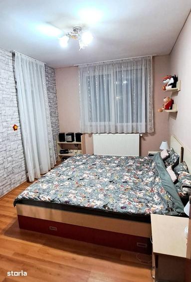 Casă cu 5 camere cu Teren 500 Mp în Central