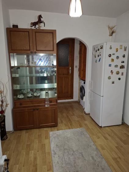 Apartament cu 2 camere decomandat în Broșteni