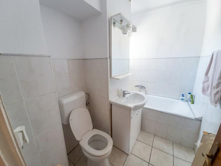 Apartament cu 2 camere decomandat în Universitate