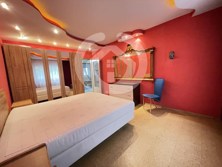 Apartament cu 3 camere decomandat, mobilat în Mihai Viteazul