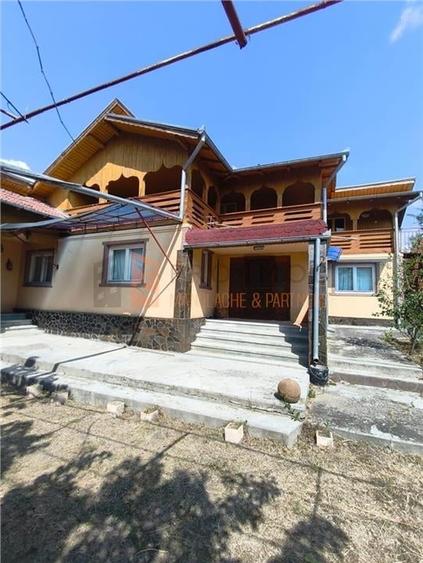 Casă individuală cu 6 camere cu Teren 1717 Mp în Lunca Frumoasă