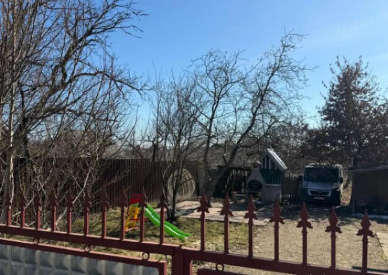 Casa batraneasca , teren 1100mp , centru Horodnic de Jos - 3