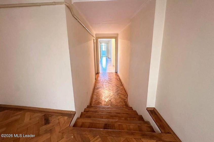 	B-dul Carol I nr. 59, 188 mpu, etaj 3, 6 camere, bloc mic - 20