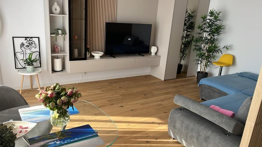 Apartament de Lux cu Terasa Spatioasa - Crangasi, 2 min Metrou si Piata - 2