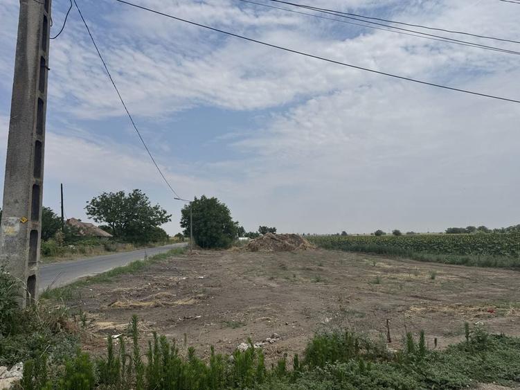 Teren intravilan in Corabia cu deschidere la doua strazi - 2
