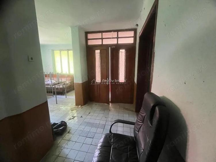 Valisoara, Casa la curte si Teren 3040 Mp, 10 minute de Caransebes - 1