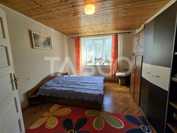Casa spatioasa de vanzare teren 432 mp zona linistita - Lupeni Sibiu - 18