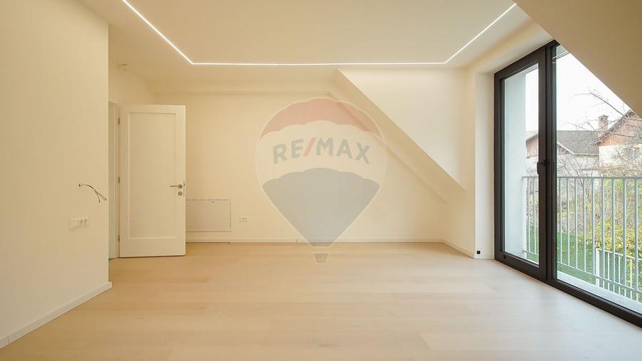 Armonie între tradiție și modernitate – Vilă contemporană în Brasov - 11