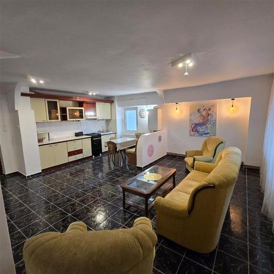 Cug - Selgros - 3 Camere Decomandat - Etaj Intermediar -Bloc 1990 - 80 Mp - 2