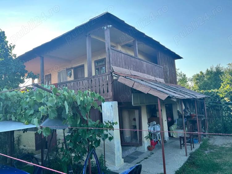 Vand casa batranesca + 1000mp teren intravilan, com. Dragutesti, sat Urechesti - 1