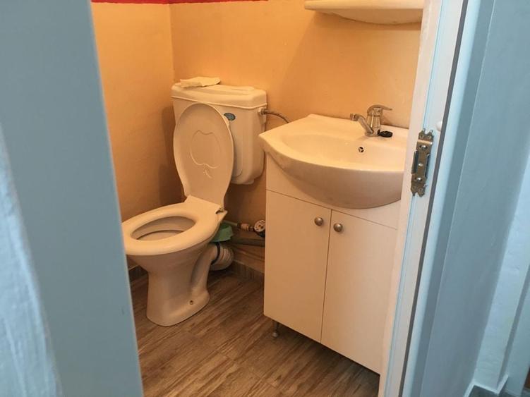 Inchiriez apartament trei camere et 3 zona cinema Barlad linga Fix - 5