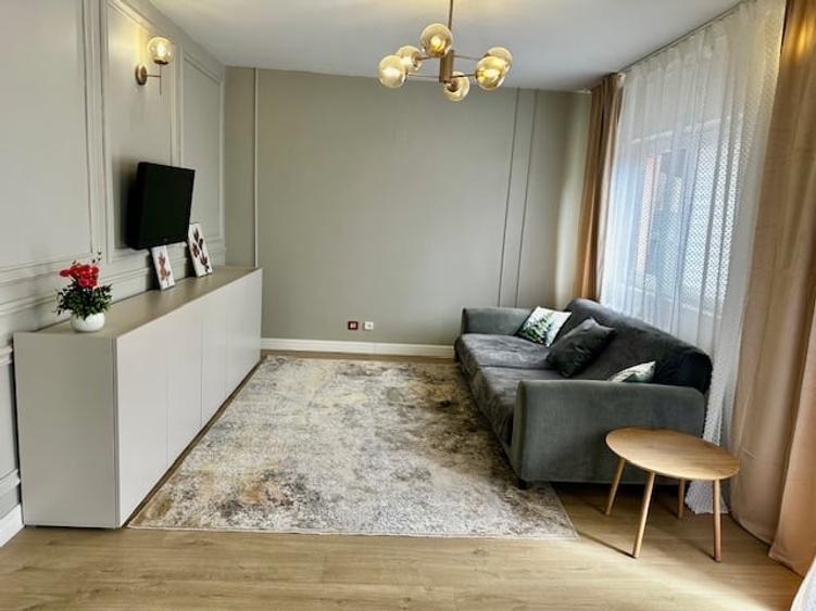 Vila renovata cu 4 camere/2 parcari/ gradina amenajata - zona Rond OMV Pipera - 1