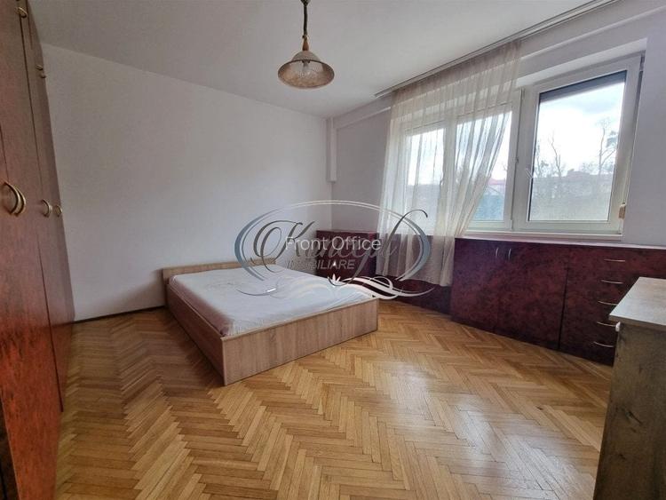 Apartament spatios pe strada Plopilor Apartament spatios pe strada Plopilor