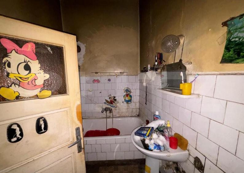 Casa de vanzare in suprafata de 100 mp localizata central i - 9