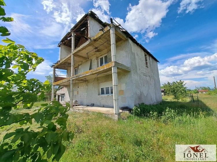 Vanzare casa semifinisata in Teius - 2