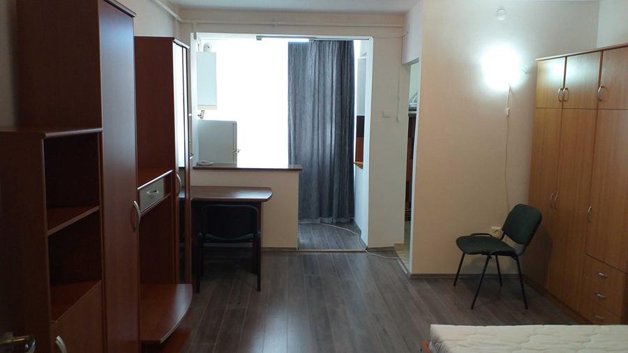 Proprietar, gars. 32 mp, etaj intermediar, Zona Orizont 3000, bloc de apartamente, centrala proprie - 7