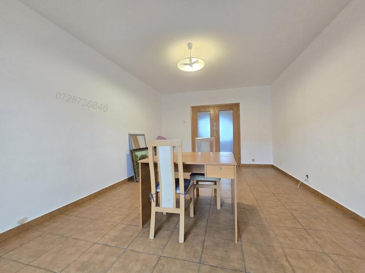 Metrou Piata Unirii -Bulevardul Coposu, 5 camere, 117 mp, bloc 1990 - 4