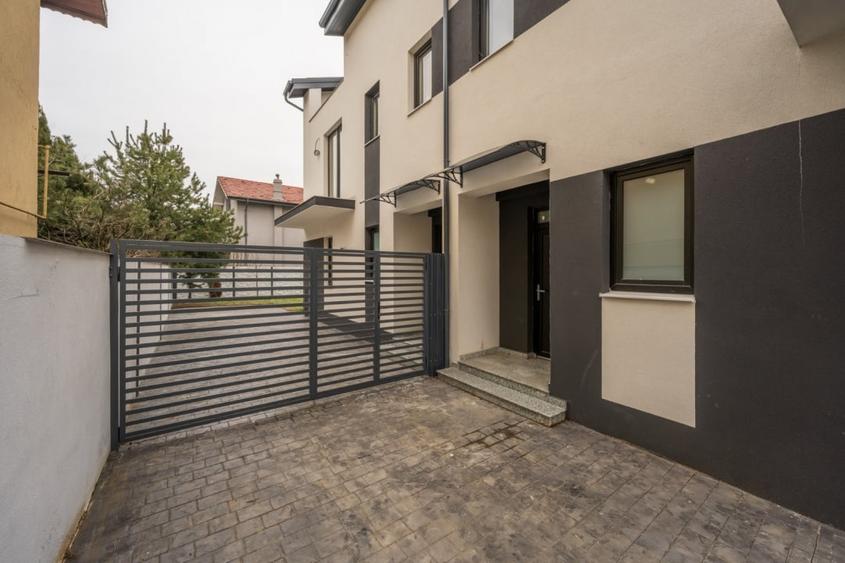 Duplex  - curte - 4 bai - 3 dormitoare -  metrou Pacii - 2