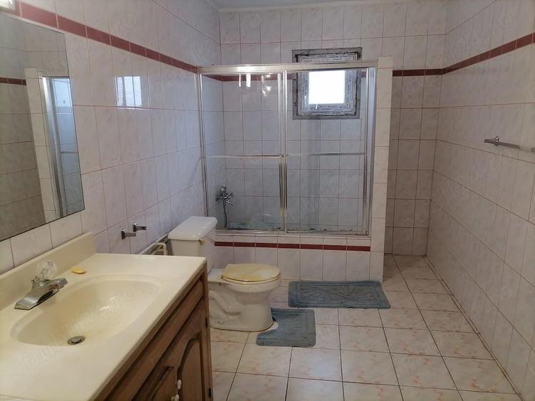 Vila S+P+1, cu teren generos, 11 camere, situata central in Eforie Sud, ideal pensiune - 8